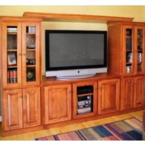 TRADITIONAL ENTERTAINMENT WALL UNIT